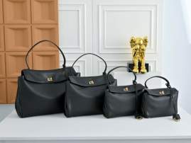 Picture of Balenciaga Handbags _SKUfw236449310fw